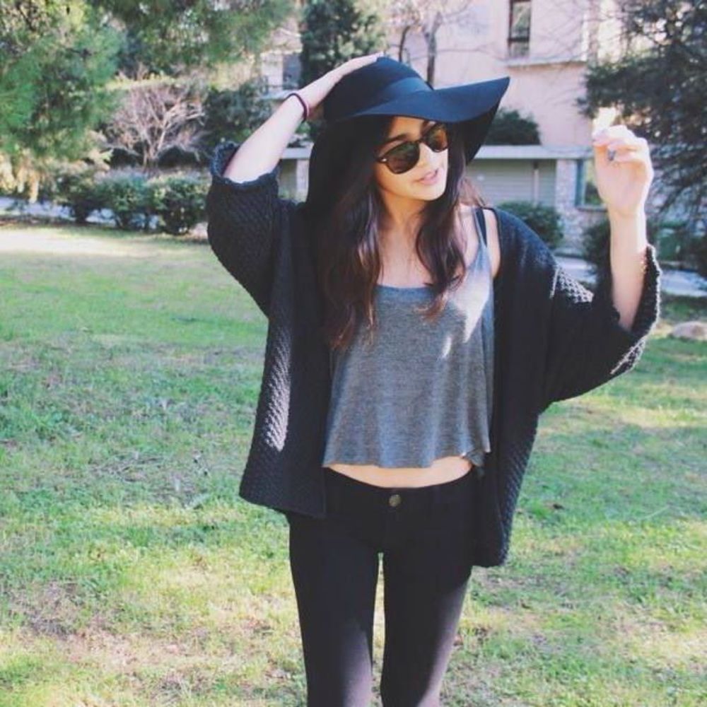 Meet your Posher, Cassandra